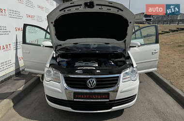 Минивэн Volkswagen Touran 2008 в Киеве