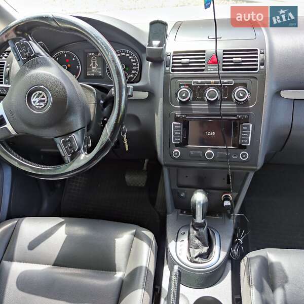 Минивэн Volkswagen Touran 2015 в Ивано-Франковске