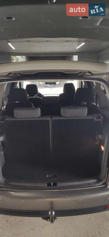 Минивэн Volkswagen Touran 2009 в Гайсине