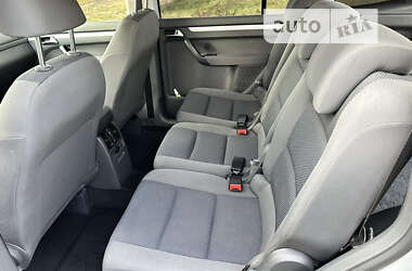 Мінівен Volkswagen Touran 2012 в Чернівцях