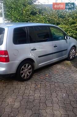 Минивэн Volkswagen Touran 2004 в Черновцах