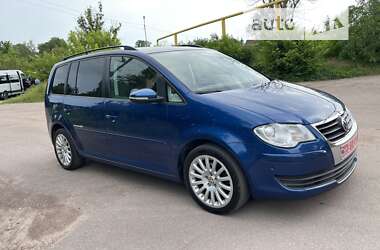 Минивэн Volkswagen Touran 2010 в Коростене