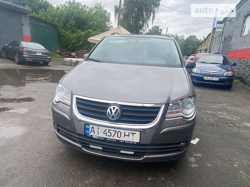 Минивэн Volkswagen Touran 2007 в Киеве