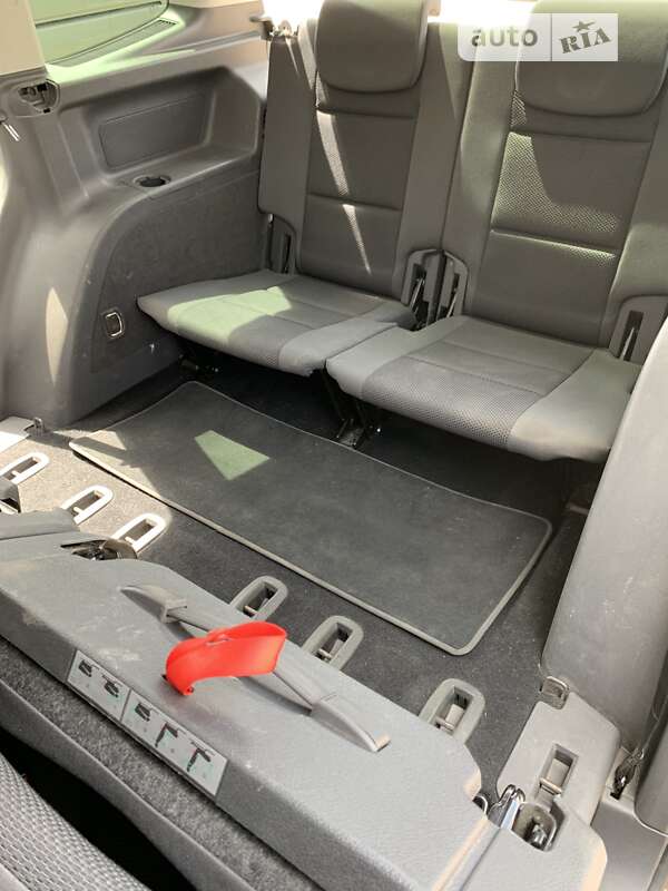 Мінівен Volkswagen Touran 2015 в Києві фото 12 Мінівен Volkswagen Touran 2015 в Києві