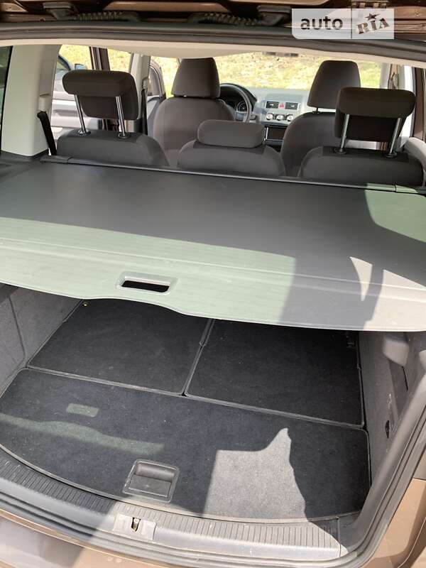 Мінівен Volkswagen Touran 2015 в Києві фото 17 Мінівен Volkswagen Touran 2015 в Києві