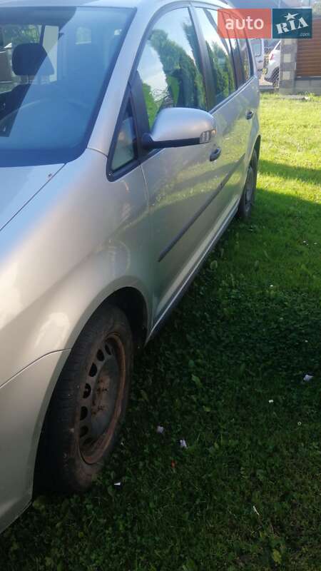 Мінівен Volkswagen Touran 2009 в Львові