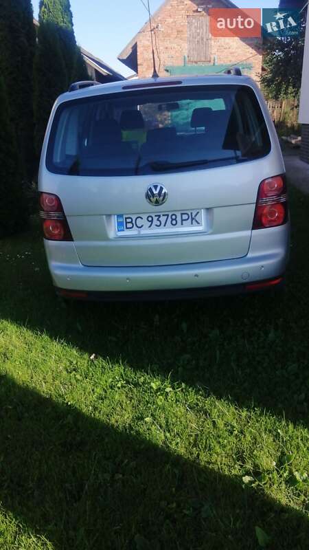 Мінівен Volkswagen Touran 2009 в Львові