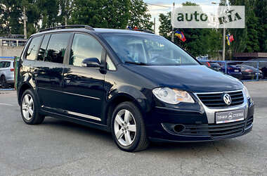 Минивэн Volkswagen Touran 2007 в Киеве