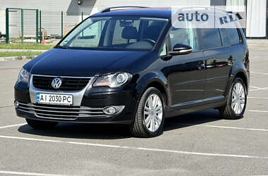 Мінівен Volkswagen Touran 2009 в Києві