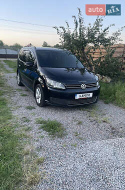 Минивэн Volkswagen Touran 2012 в 