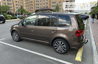 Мінівен Volkswagen Touran 2012 в Вишневому