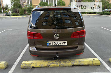 Минивэн Volkswagen Touran 2012 в Вишневом