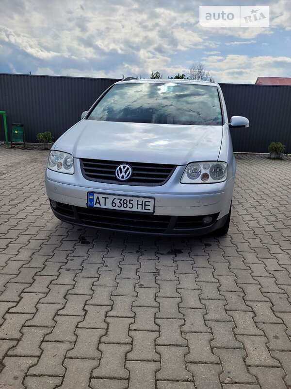 Мінівен Volkswagen Touran 2004 в Коломиї