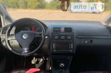 Минивэн Volkswagen Touran 2006 в Запорожье