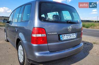 Минивэн Volkswagen Touran 2006 в Снигиревке