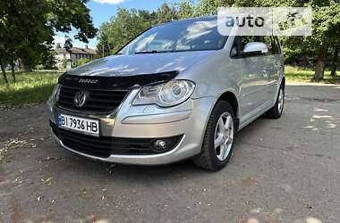 Мінівен Volkswagen Touran 2008 в Лебедині