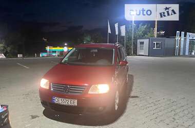 Мінівен Volkswagen Touran 2006 в Чернівцях