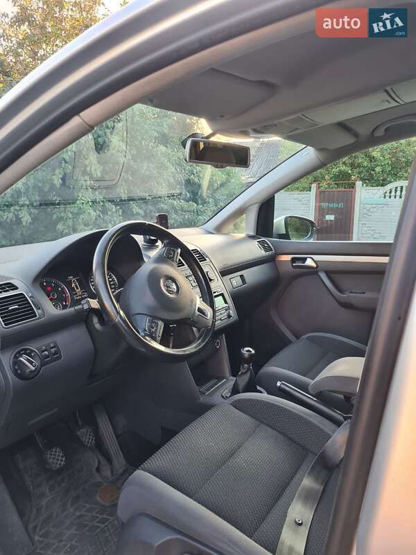 Минивэн Volkswagen Touran 2012 в Запорожье