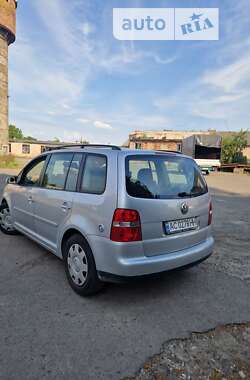 Мінівен Volkswagen Touran 2006 в Володимир-Волинському