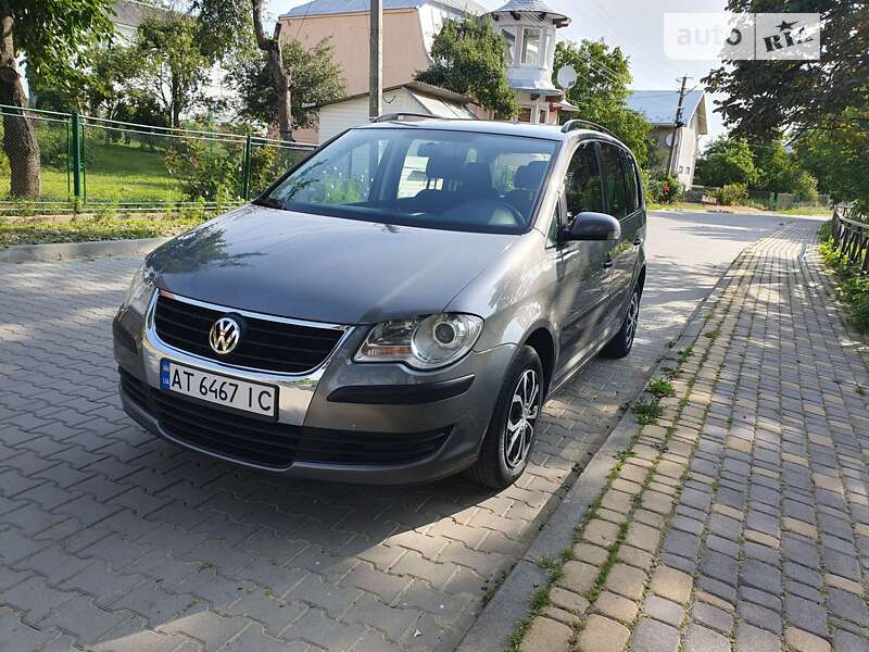 Мінівен Volkswagen Touran 2007 в Косові