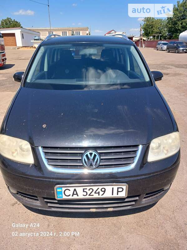 Минивэн Volkswagen Touran 2004 в Кривом Озере