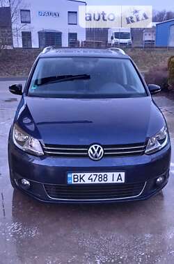 Минивэн Volkswagen Touran 2012 в Сарнах