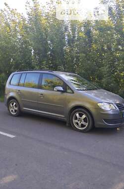 Минивэн Volkswagen Touran 2007 в Владимир-Волынском