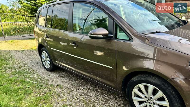 Минивэн Volkswagen Touran 2011 в Самборе