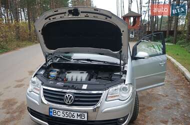 Минивэн Volkswagen Touran 2008 в 