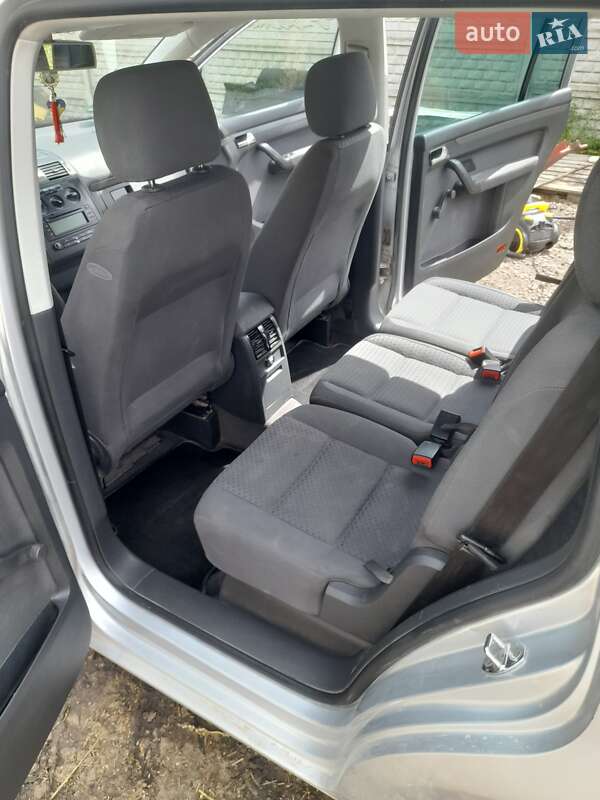 Минивэн Volkswagen Touran 2003 в Городковке