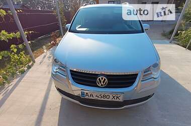 Минивэн Volkswagen Touran 2007 в Киеве