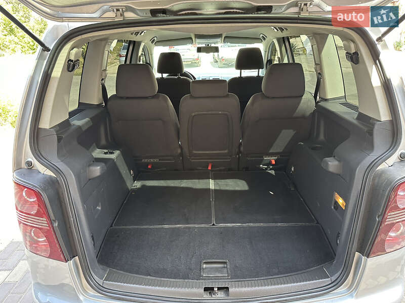 Минивэн Volkswagen Touran 2008 в Одессе