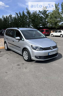 Мінівен Volkswagen Touran 2015 в Києві