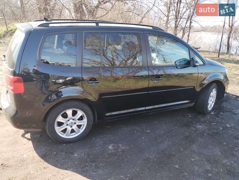 Минивэн Volkswagen Touran 2013 в Киеве