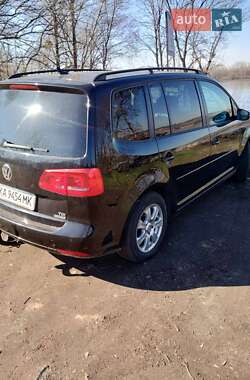Мінівен Volkswagen Touran 2013 в Києві