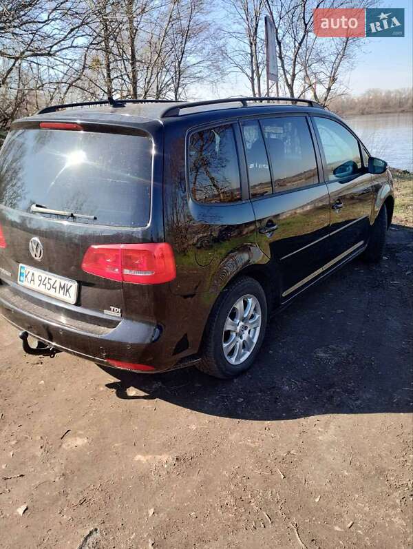 Минивэн Volkswagen Touran 2013 в Киеве
