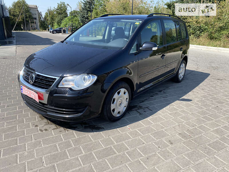 Мінівен Volkswagen Touran 2008 в Луцьку