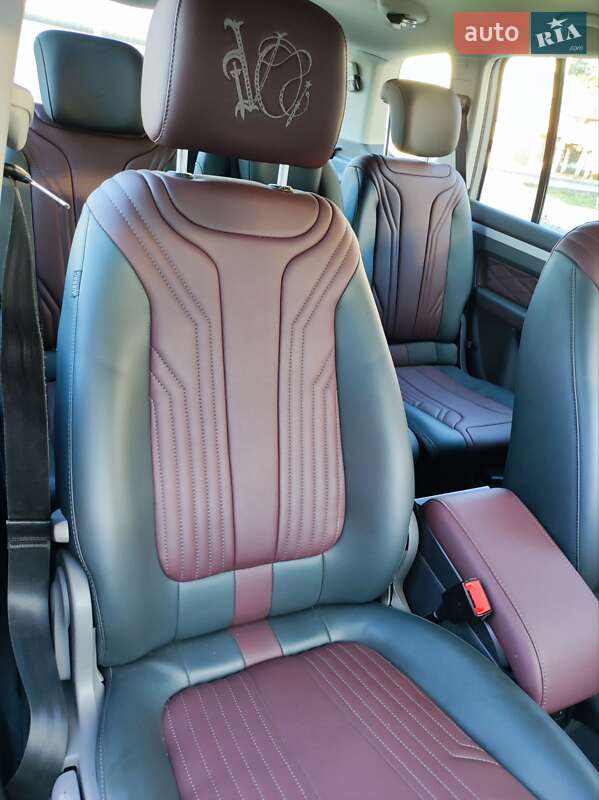 Минивэн Volkswagen Touran 2011 в 
