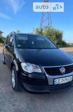 Мінівен Volkswagen Touran 2008 в Чернівцях