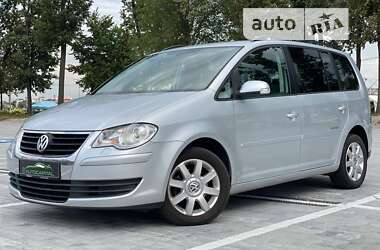 Мінівен Volkswagen Touran 2009 в Києві