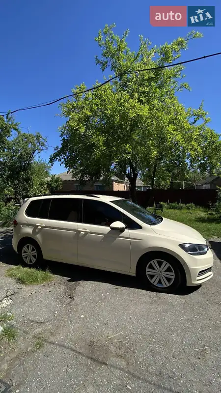 Volkswagen Touran 2016
