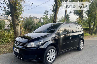 Минивэн Volkswagen Touran 2011 в Сторожинце