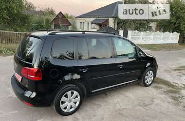 Минивэн Volkswagen Touran 2011 в Коростене