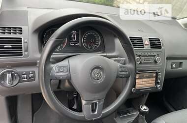 Минивэн Volkswagen Touran 2011 в Коростене