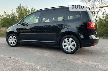 Минивэн Volkswagen Touran 2011 в Коростене