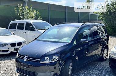 Минивэн Volkswagen Touran 2011 в Коростене