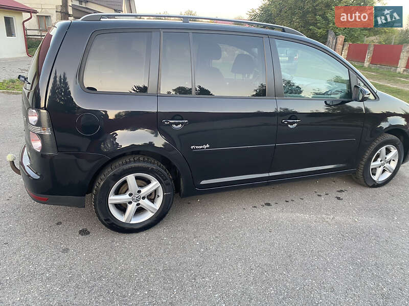 Минивэн Volkswagen Touran 2009 в Тернополе
