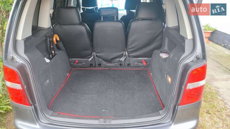 Минивэн Volkswagen Touran 2005 в Шепетовке