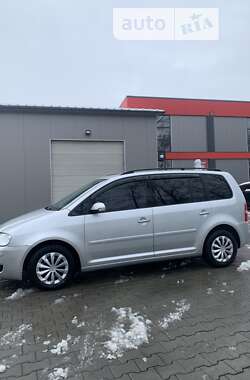 Мінівен Volkswagen Touran 2005 в Новоселиці