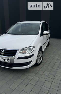 Минивэн Volkswagen Touran 2010 в Хмельницком